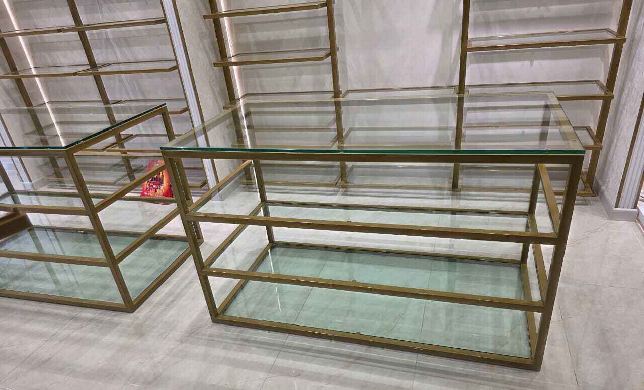 costom display shelves